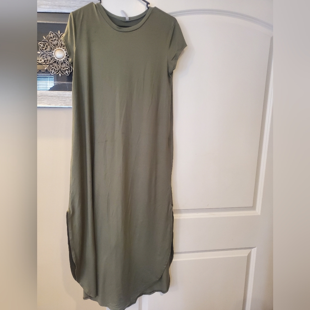 Women's Actingpro Maxi Dress in Olive Size M
